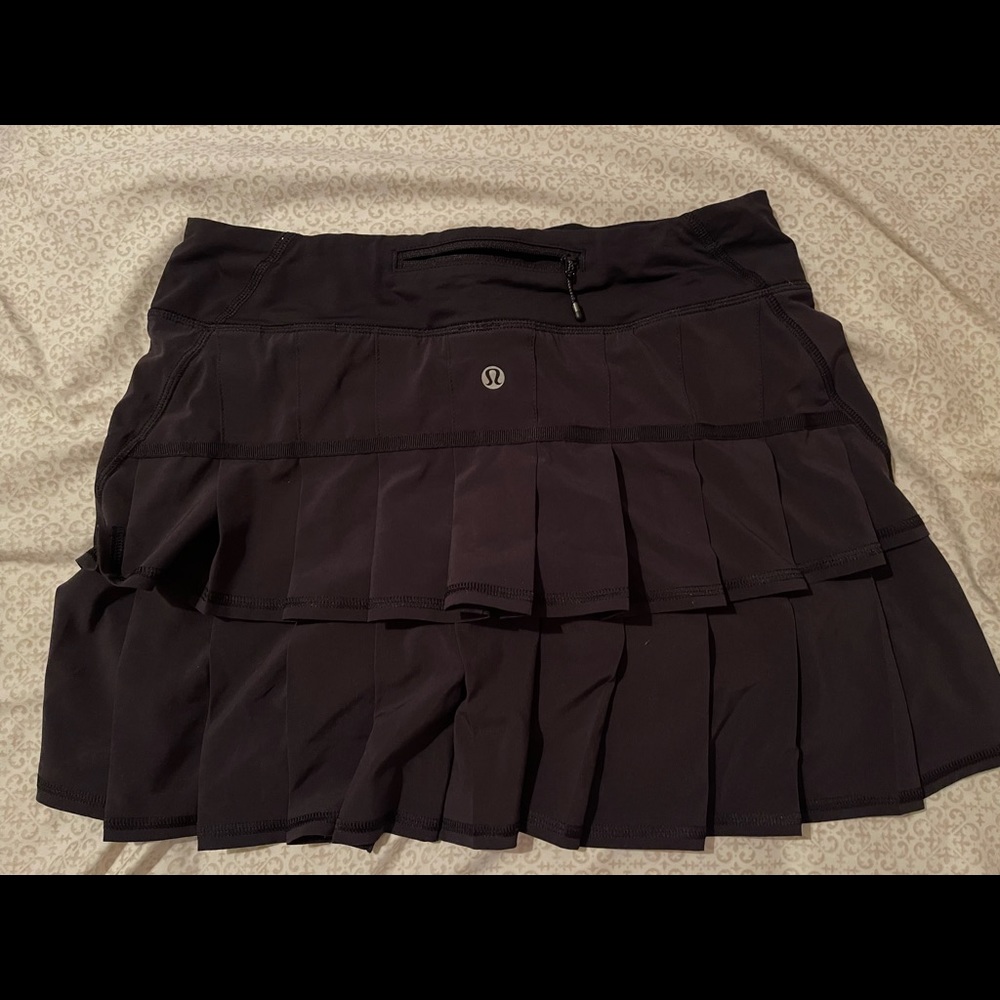 Lululemon Pace rival skirt, size 6 tall
